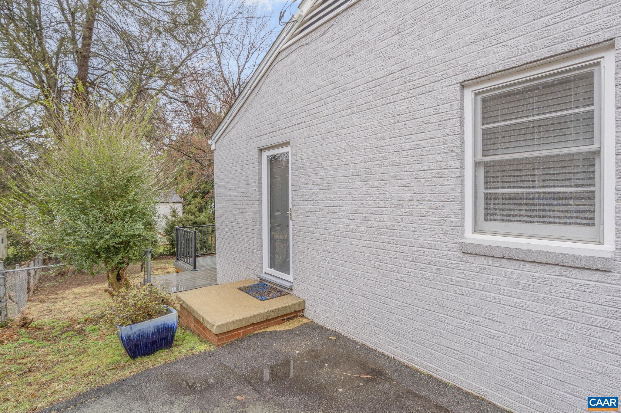 1429 RUGBY AVE