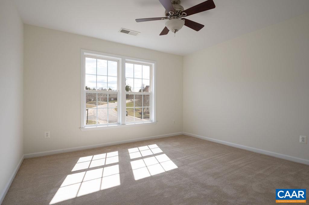 9 LAUREL OAK CT