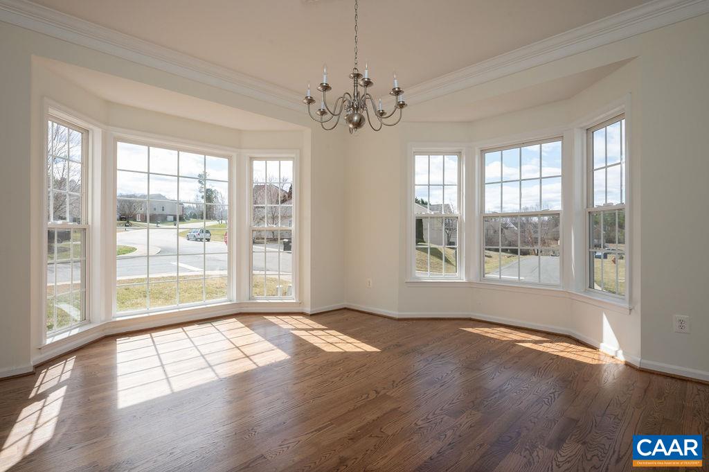 9 LAUREL OAK CT
