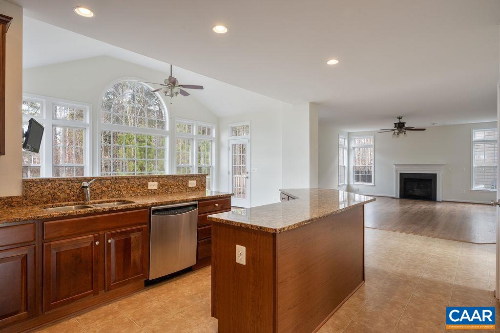 9 LAUREL OAK CT