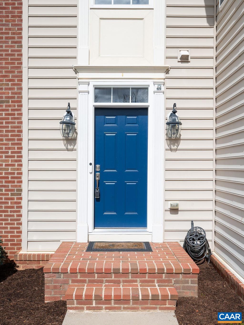 9 LAUREL OAK CT