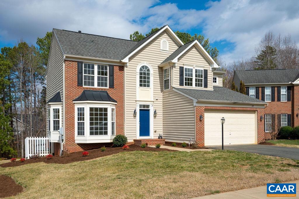 9 LAUREL OAK CT