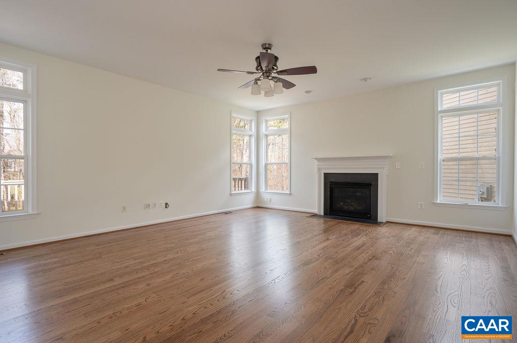9 LAUREL OAK CT