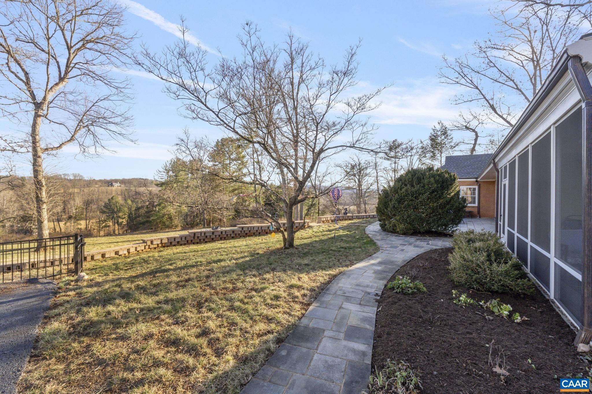 2212 CROYDON RD