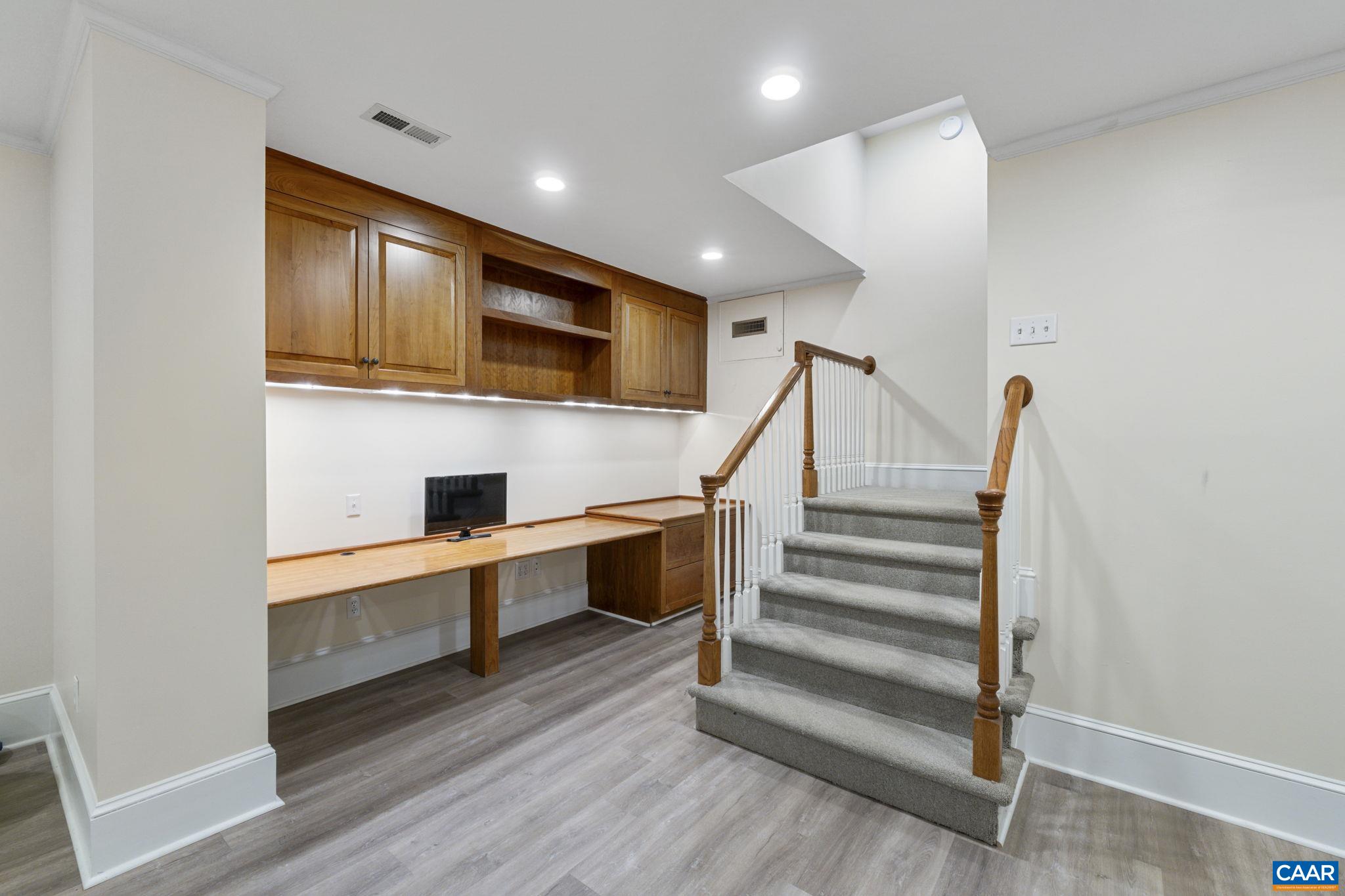 2212 CROYDON RD