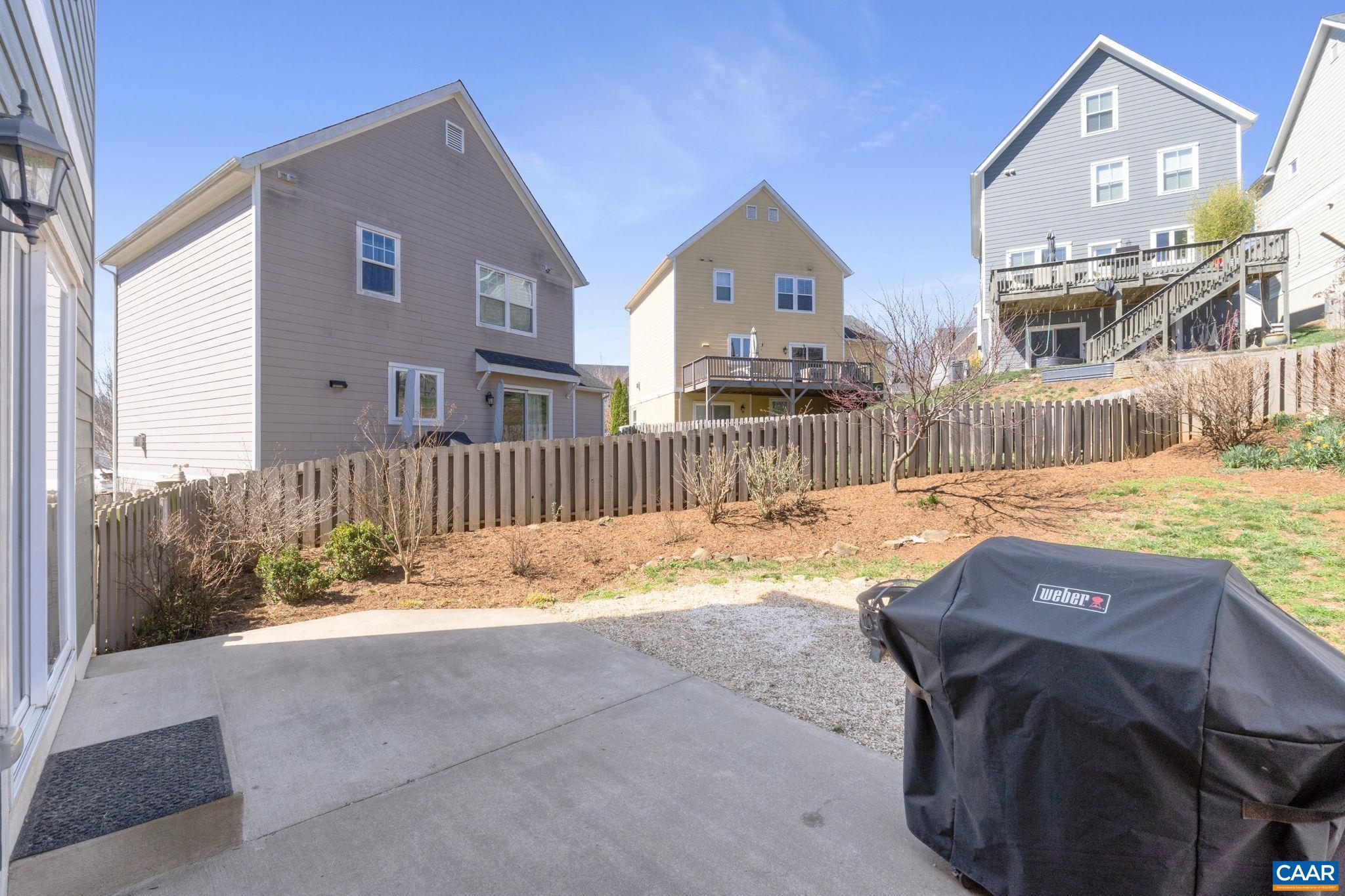 300 HUNTLEY AVE