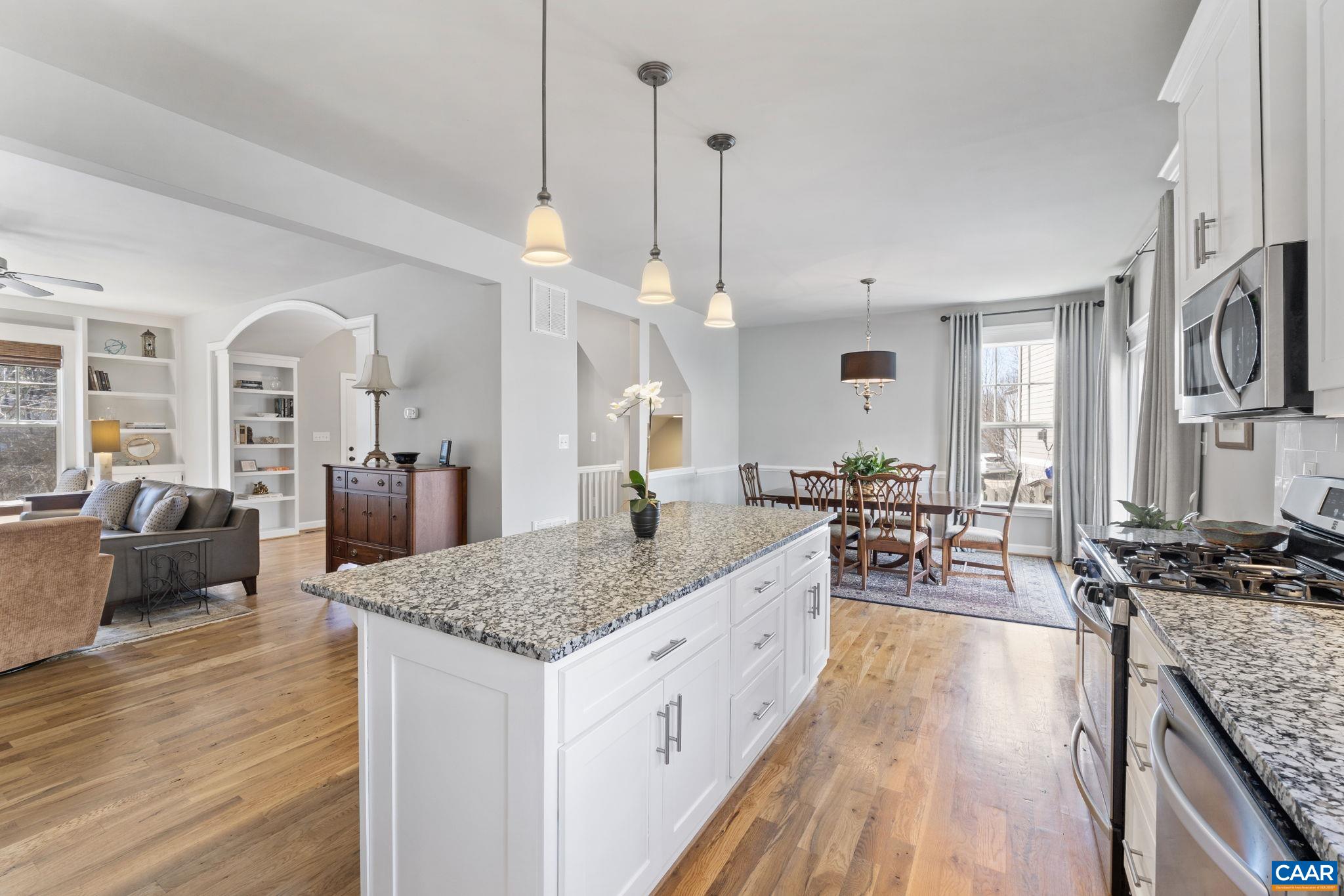 300 HUNTLEY AVE