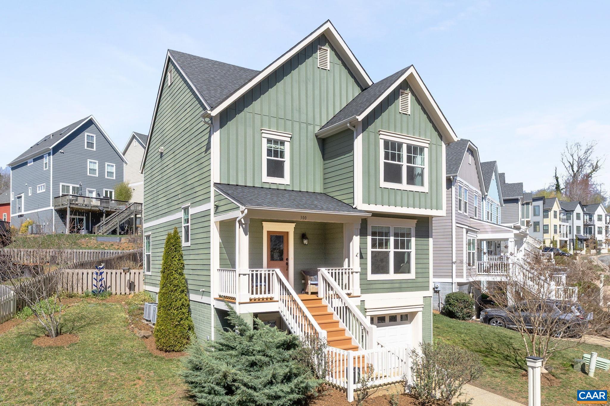 300 HUNTLEY AVE