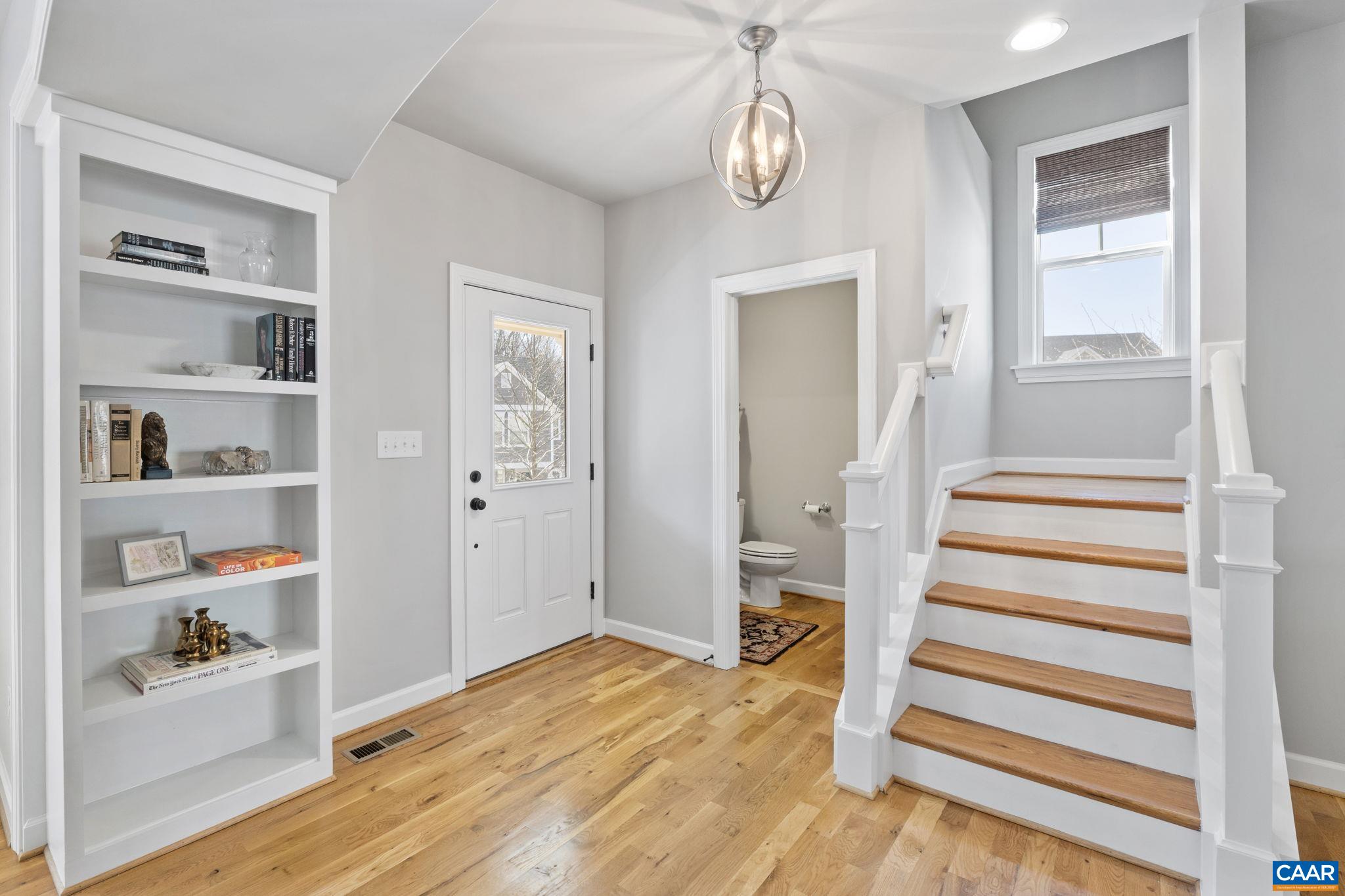 300 HUNTLEY AVE