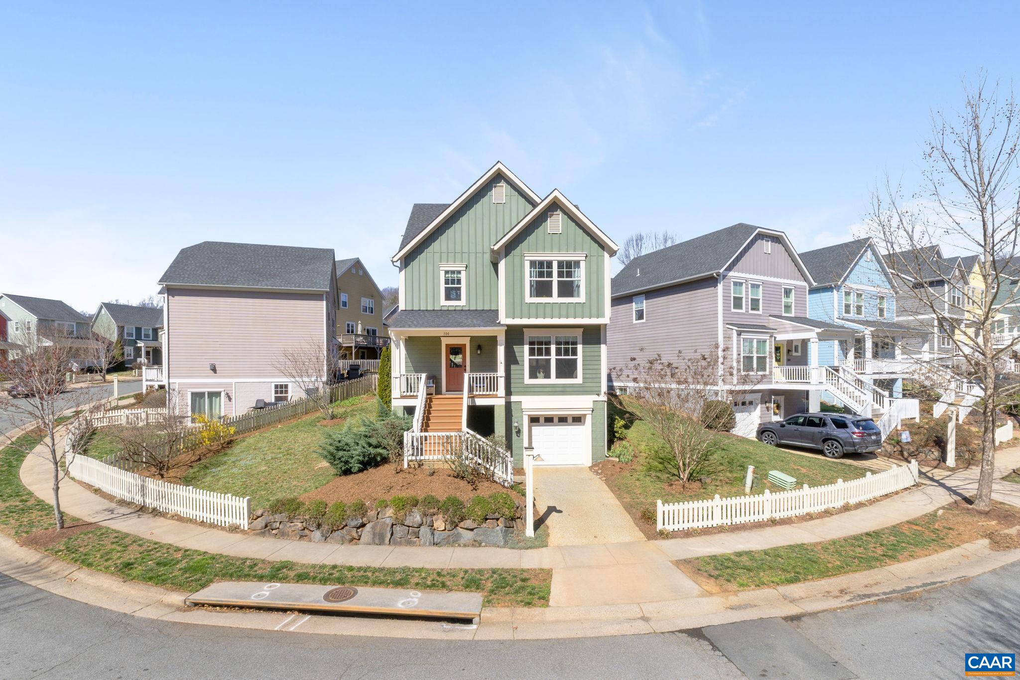 300 HUNTLEY AVE