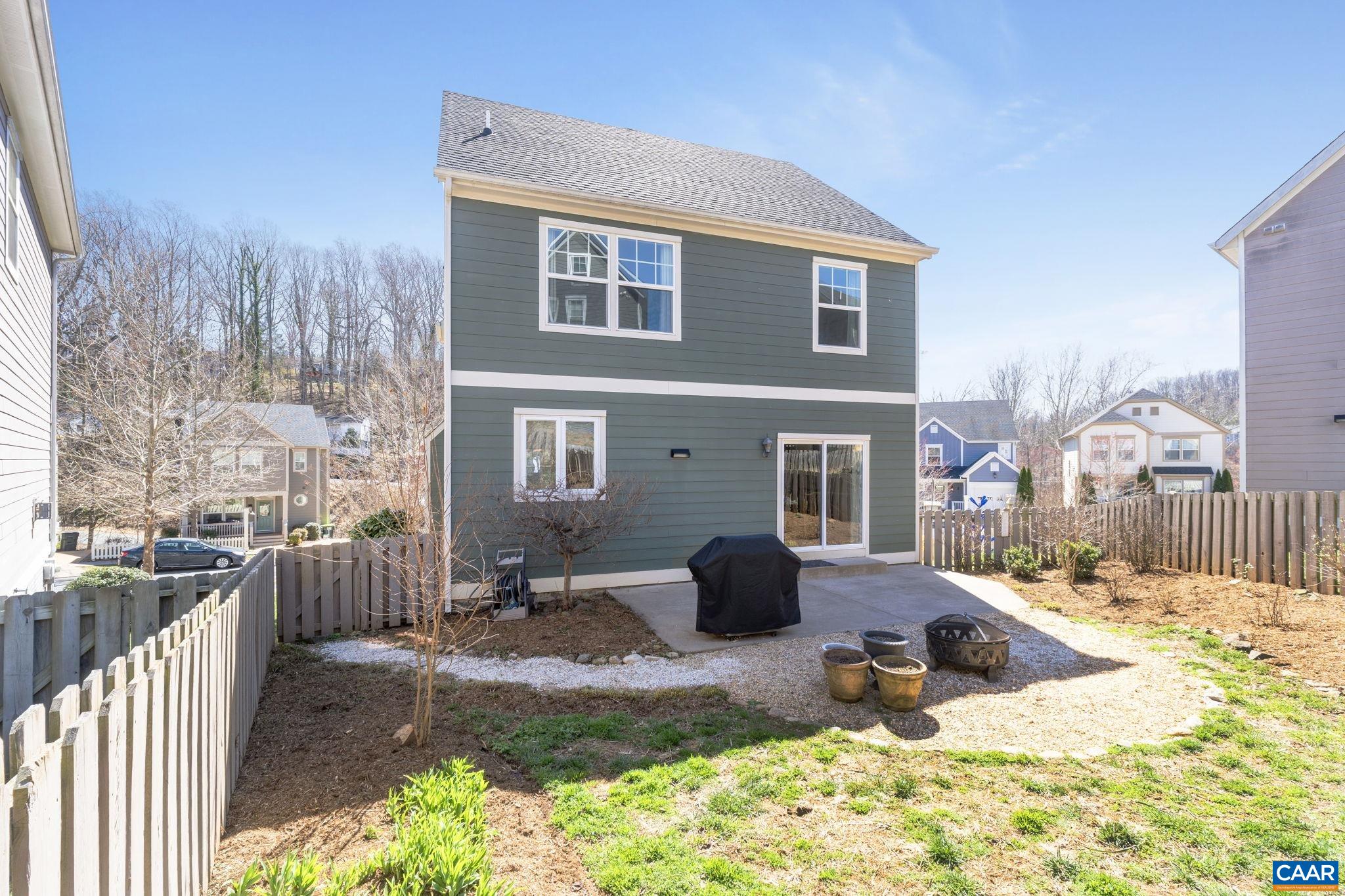 300 HUNTLEY AVE