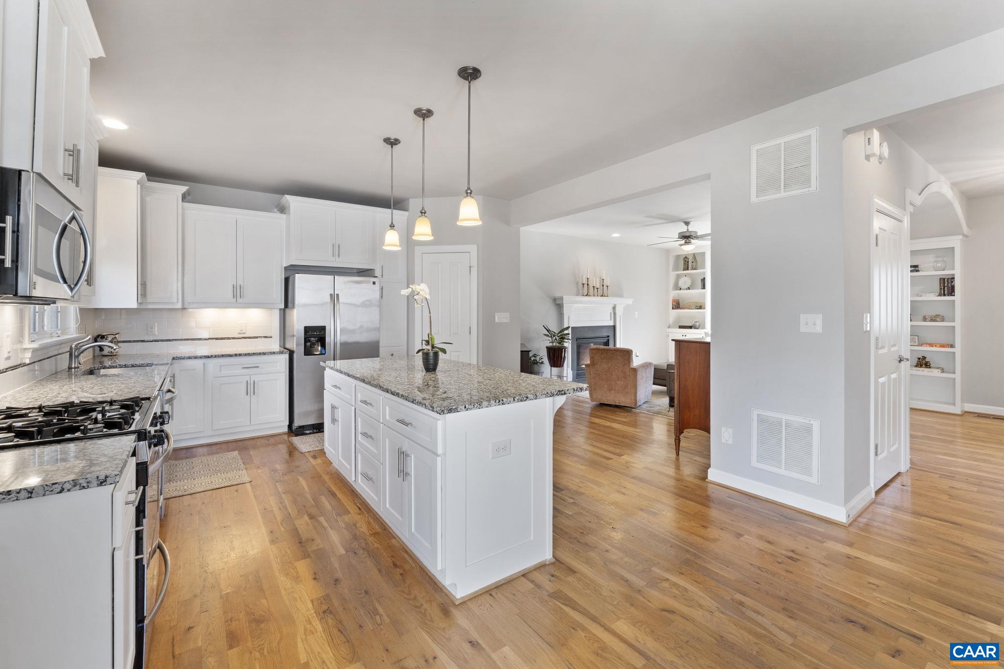 300 HUNTLEY AVE