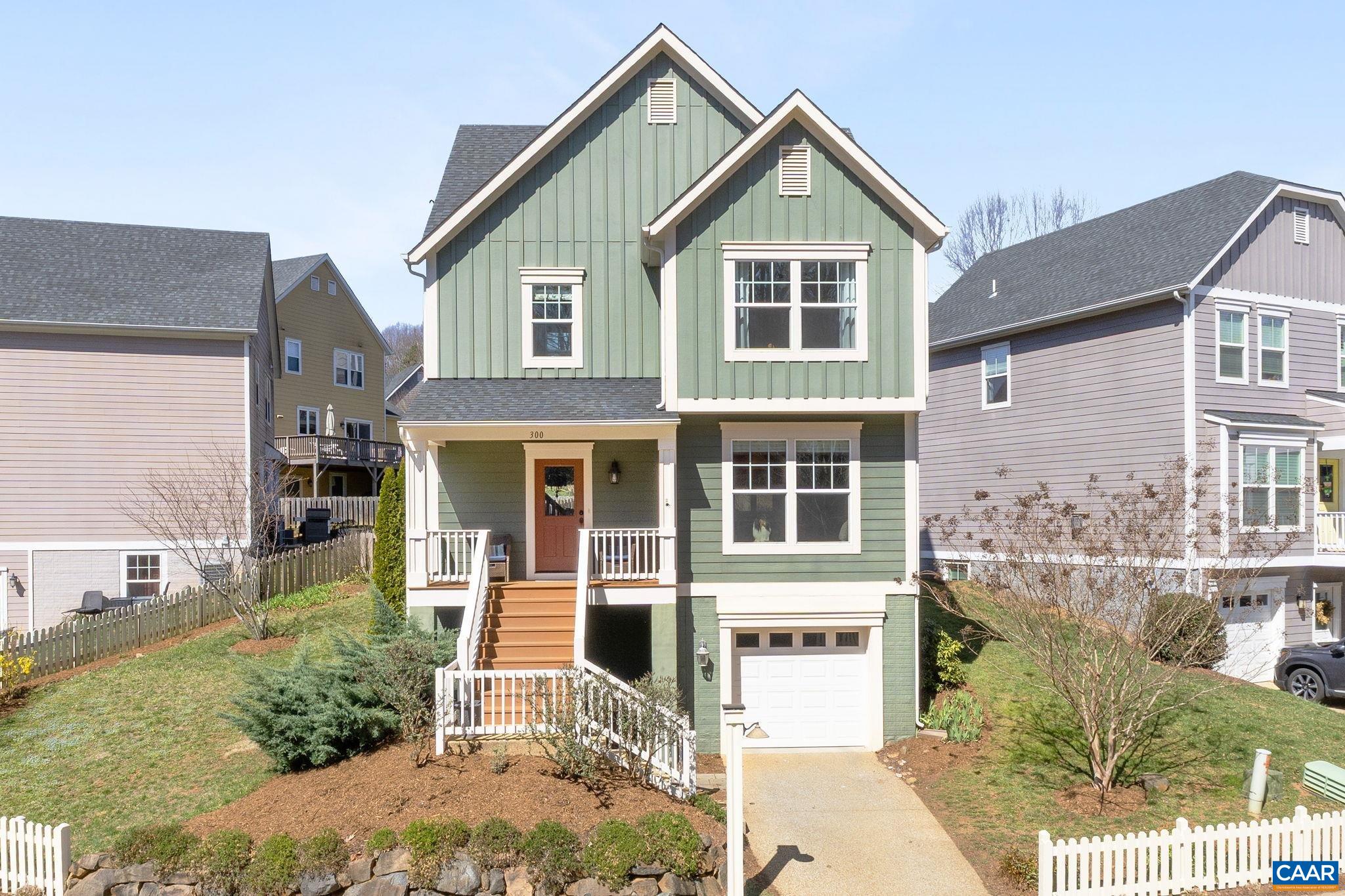 300 HUNTLEY AVE