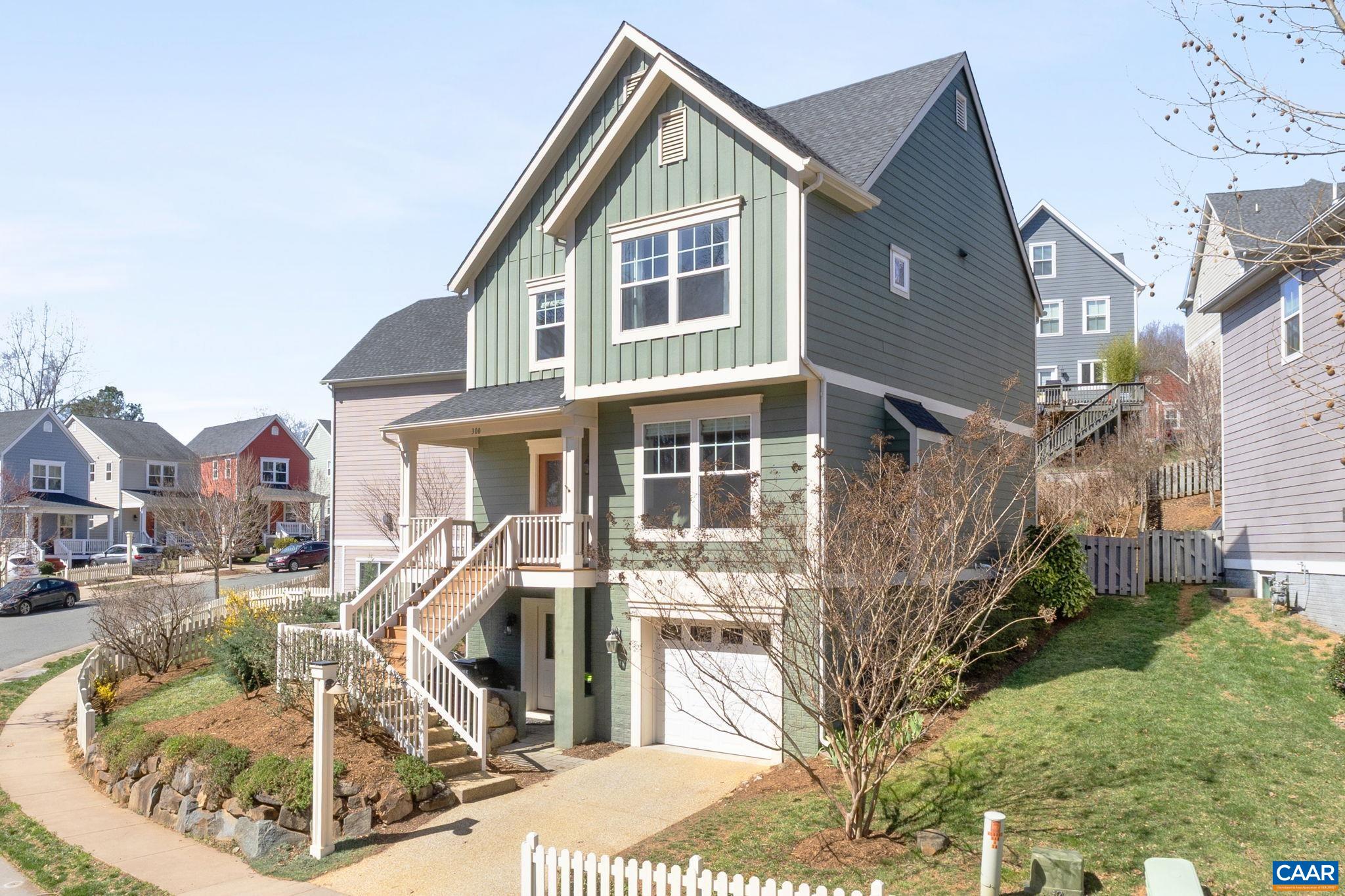 300 HUNTLEY AVE