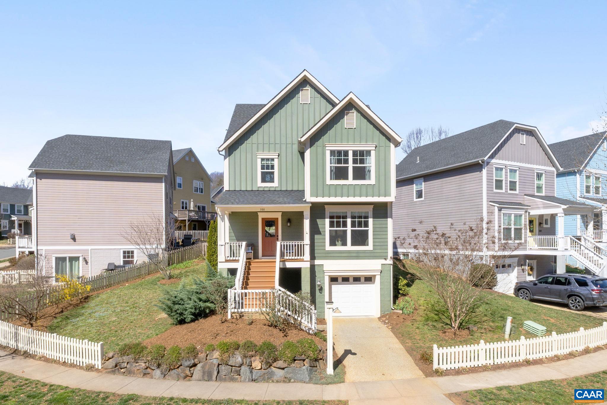 300 HUNTLEY AVE