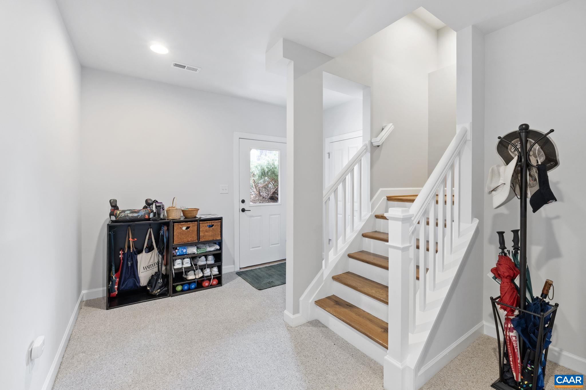 300 HUNTLEY AVE