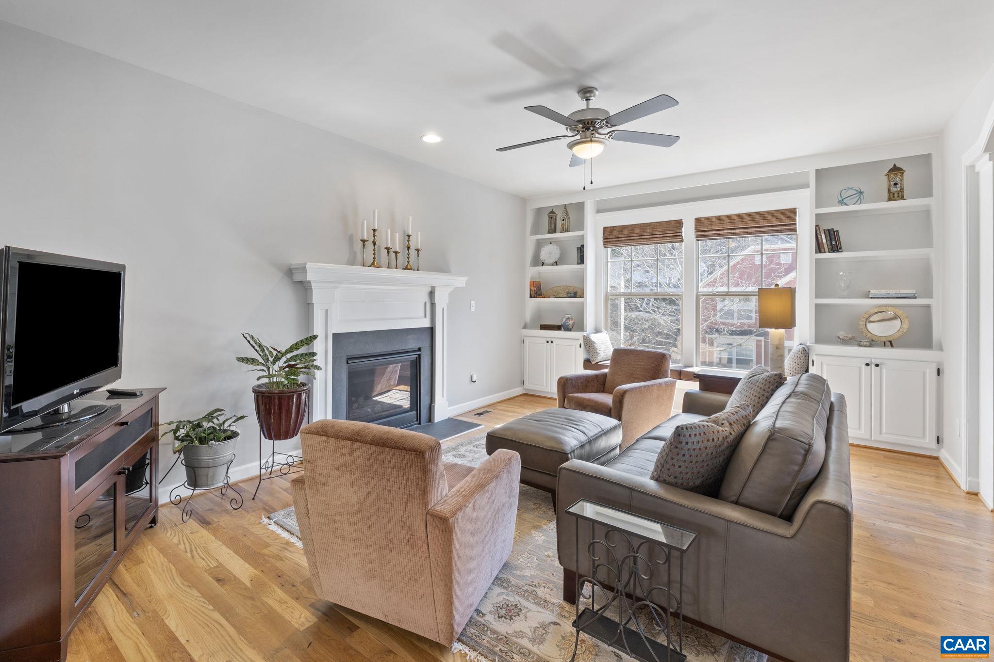 300 HUNTLEY AVE