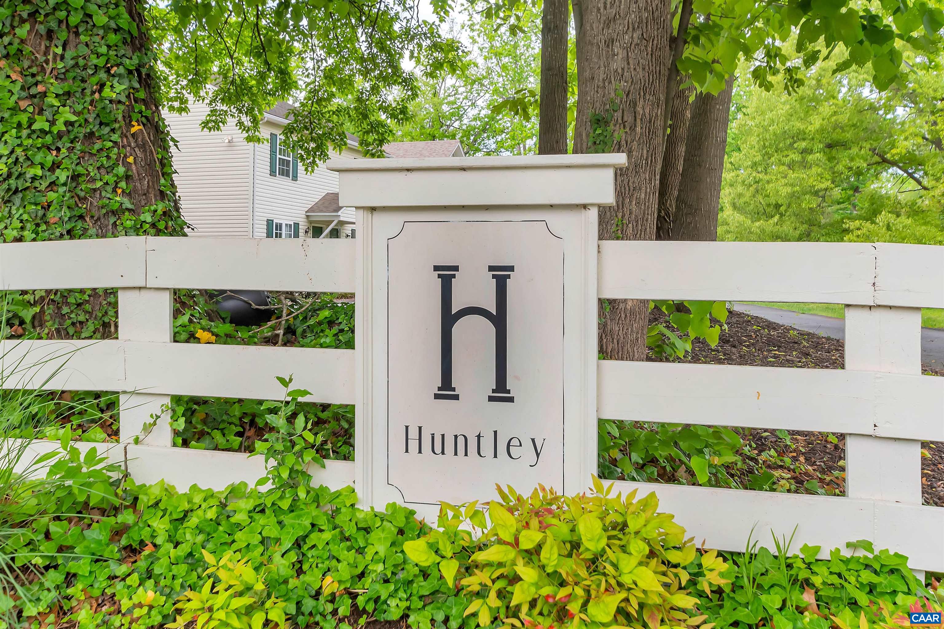 300 HUNTLEY AVE