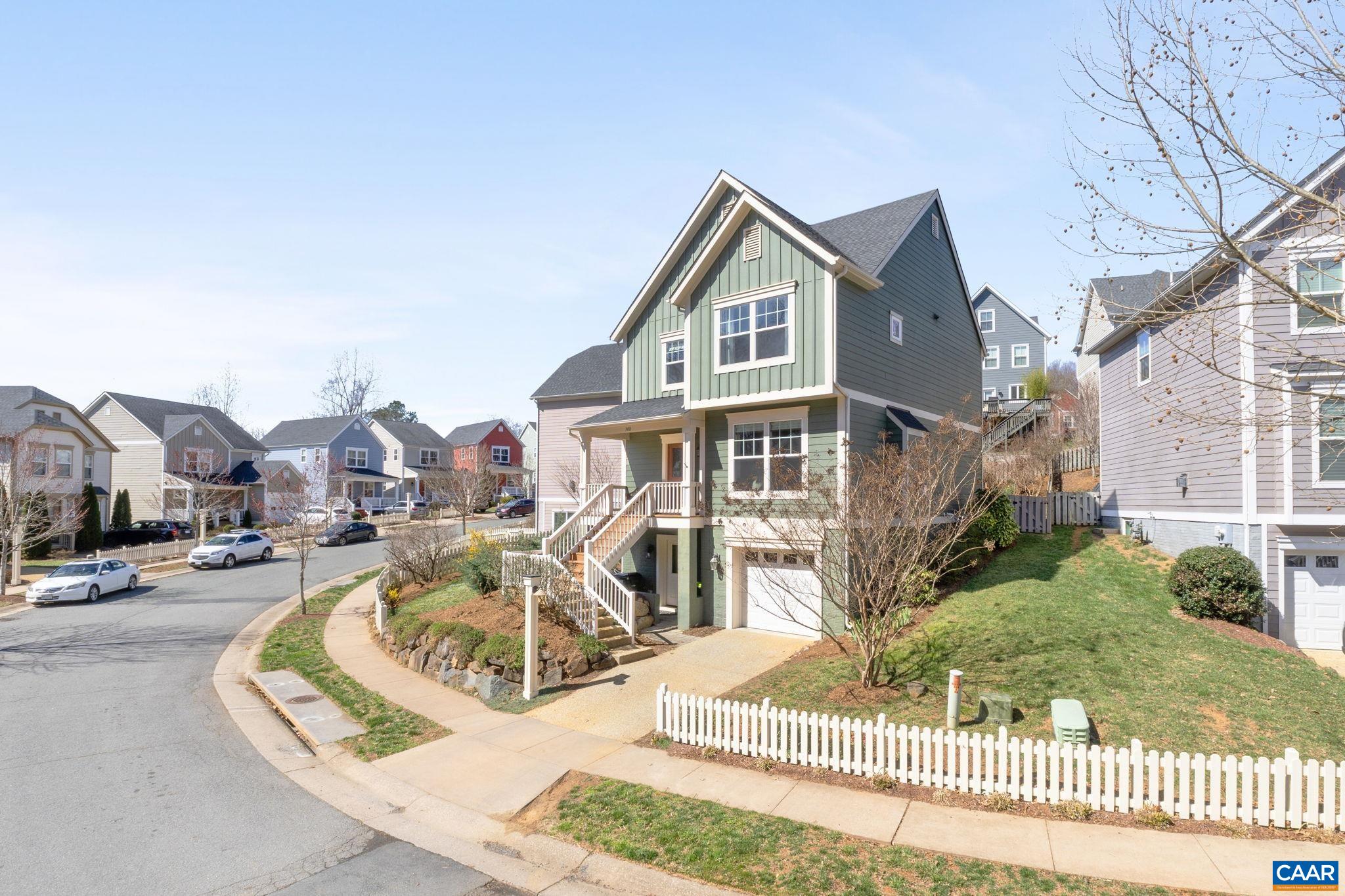 300 HUNTLEY AVE