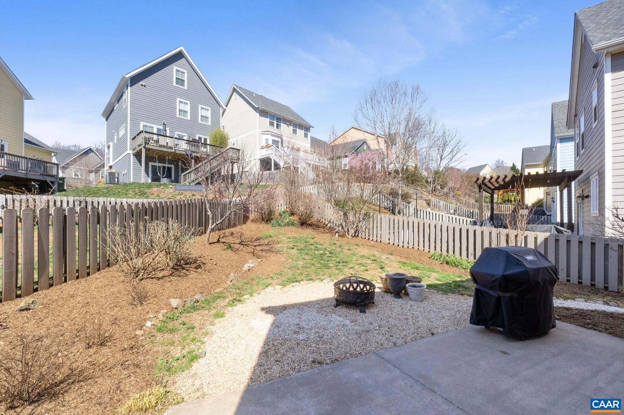 300 HUNTLEY AVE