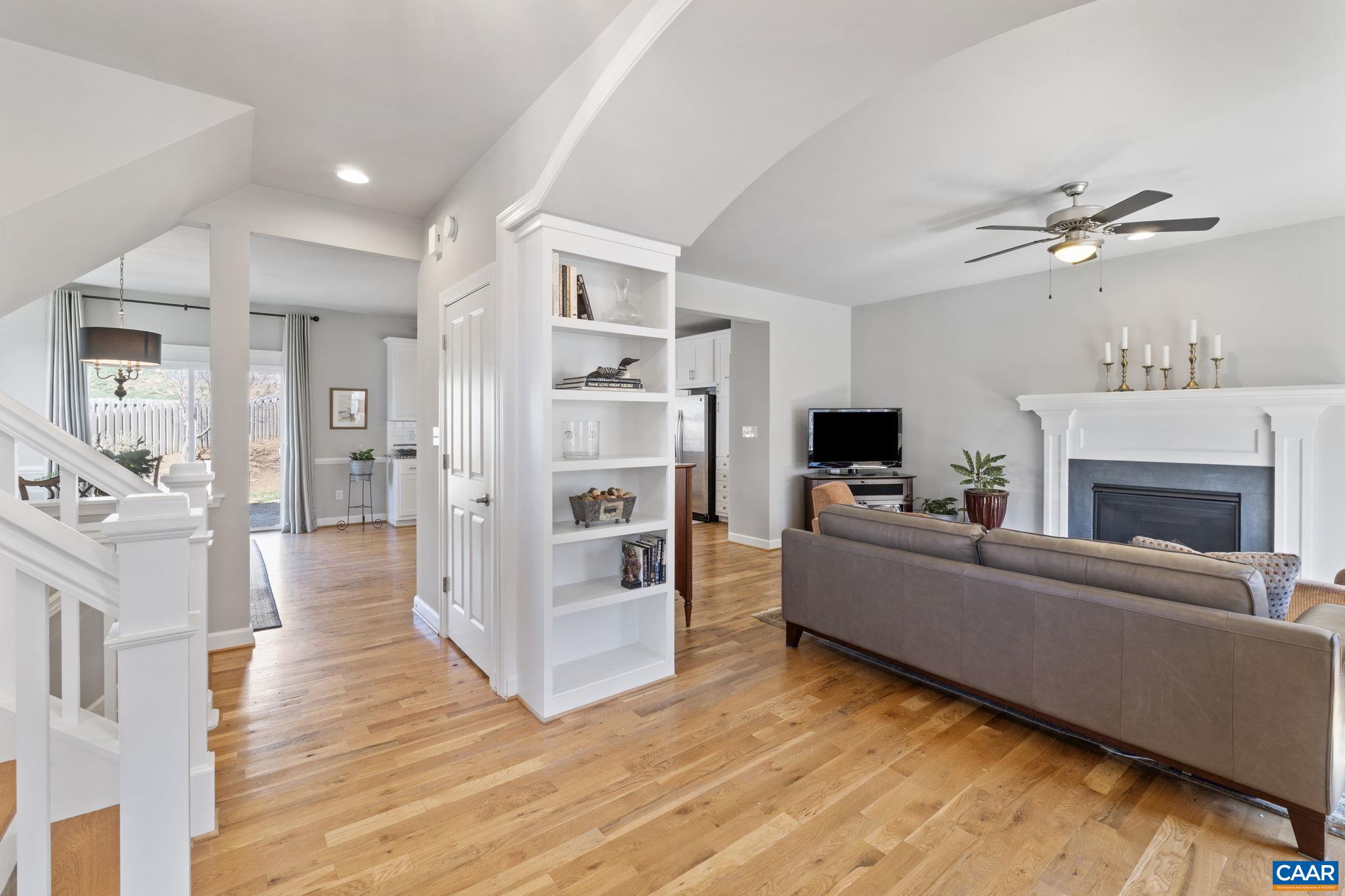 300 HUNTLEY AVE
