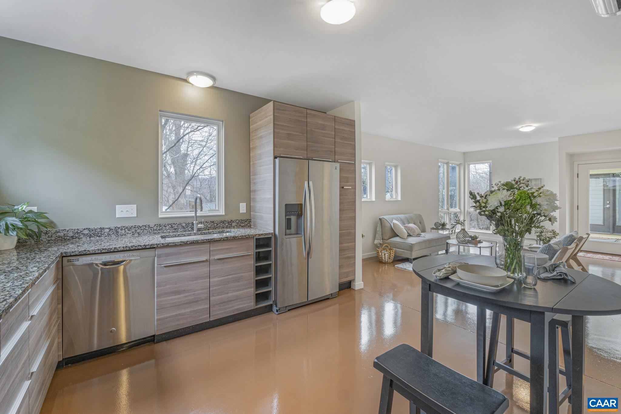 111 RIVERBLUFF CIR