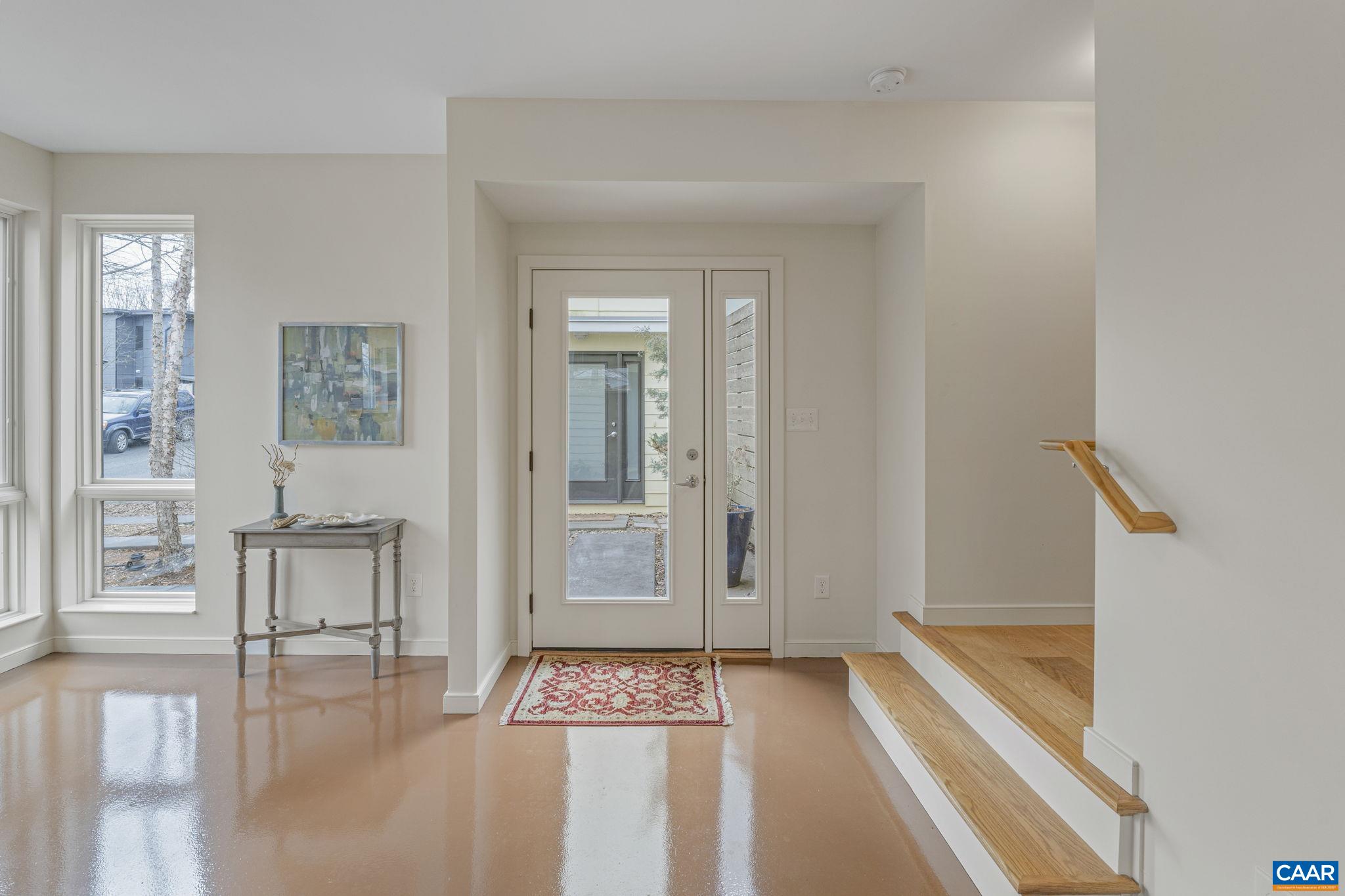 111 RIVERBLUFF CIR
