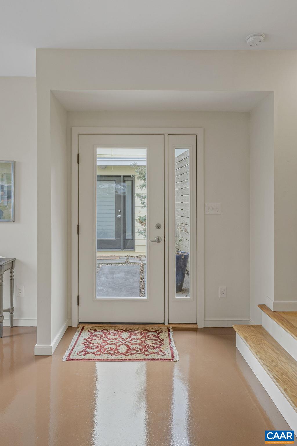 111 RIVERBLUFF CIR