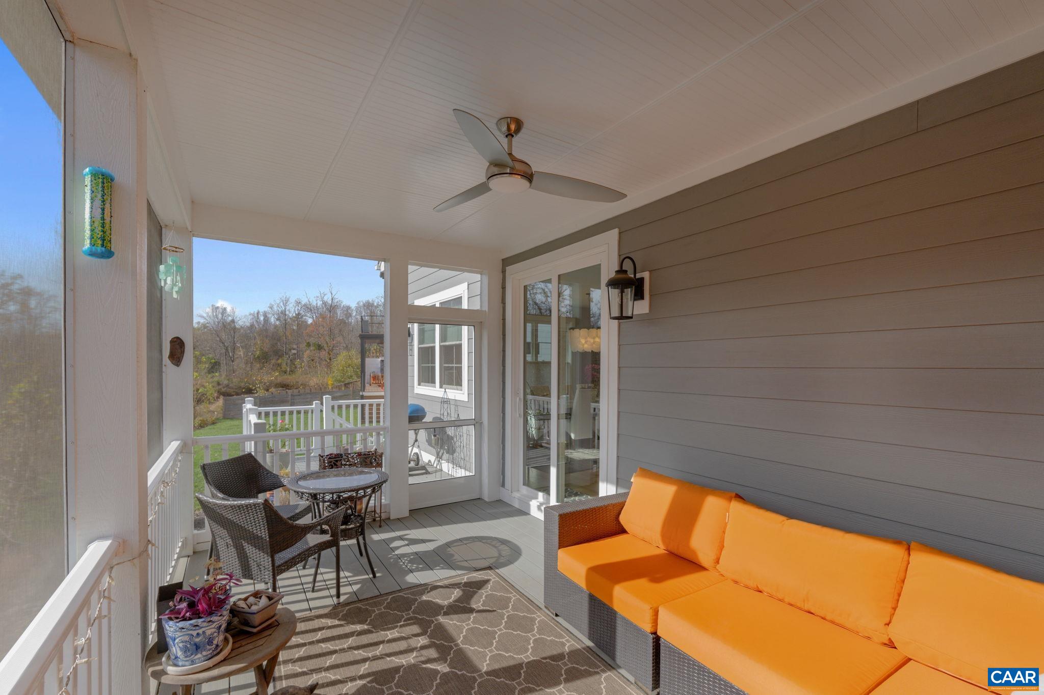 419 LOCHLYN HILL DR
