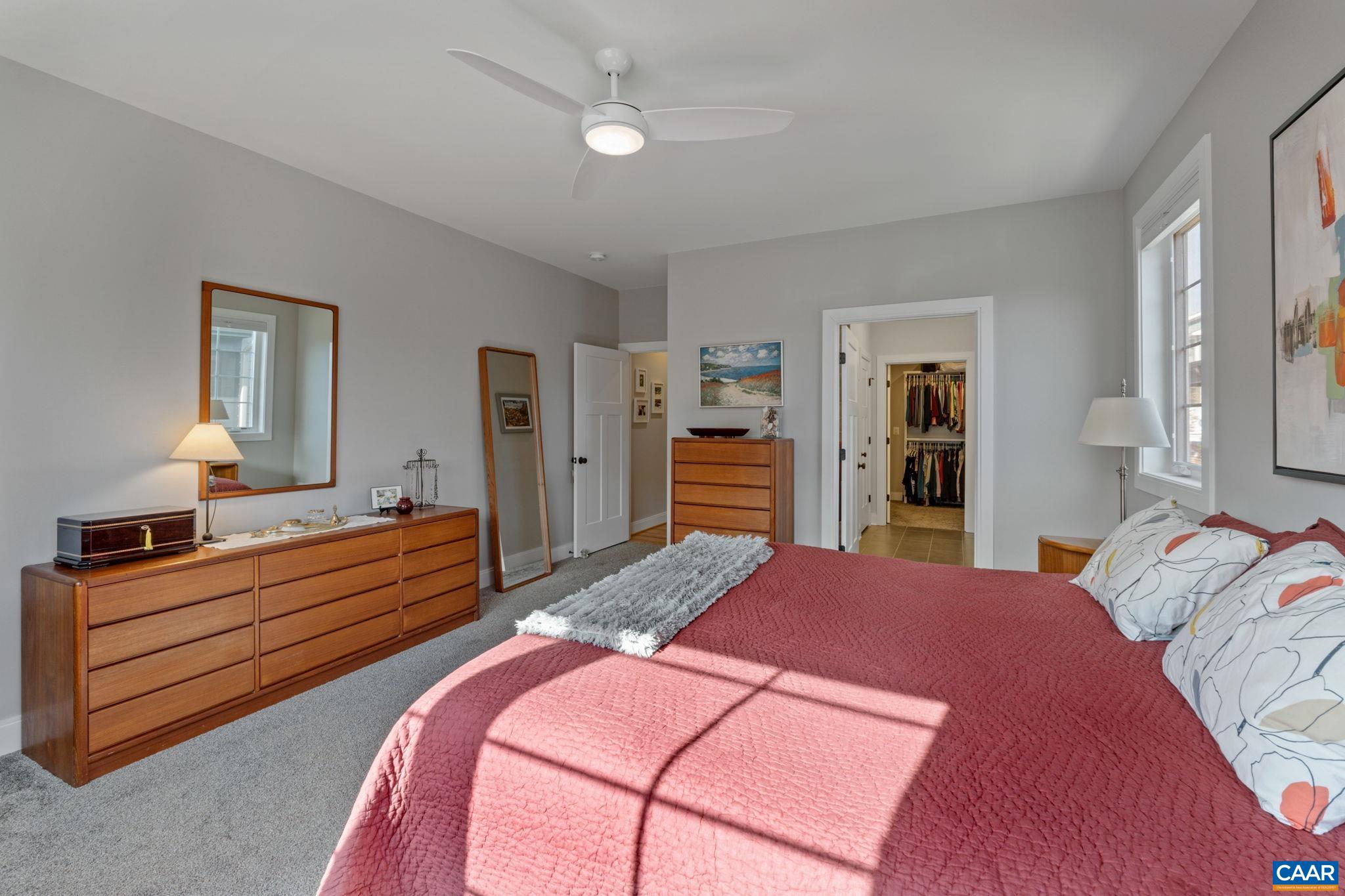 419 LOCHLYN HILL DR