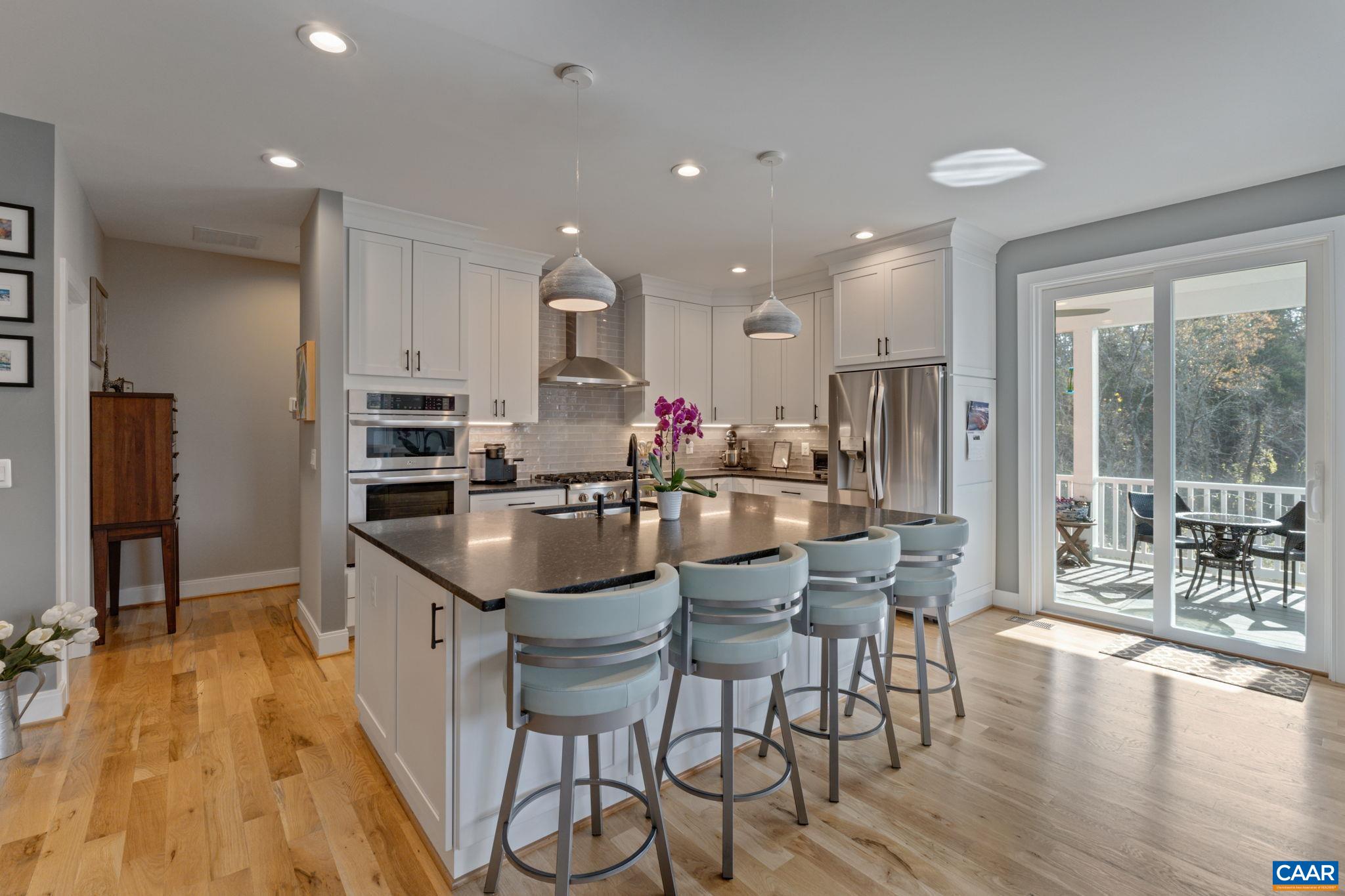 419 LOCHLYN HILL DR