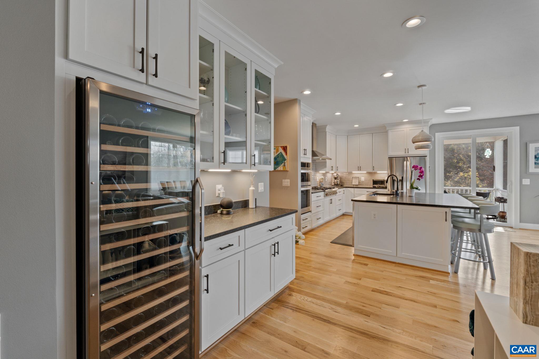 419 LOCHLYN HILL DR