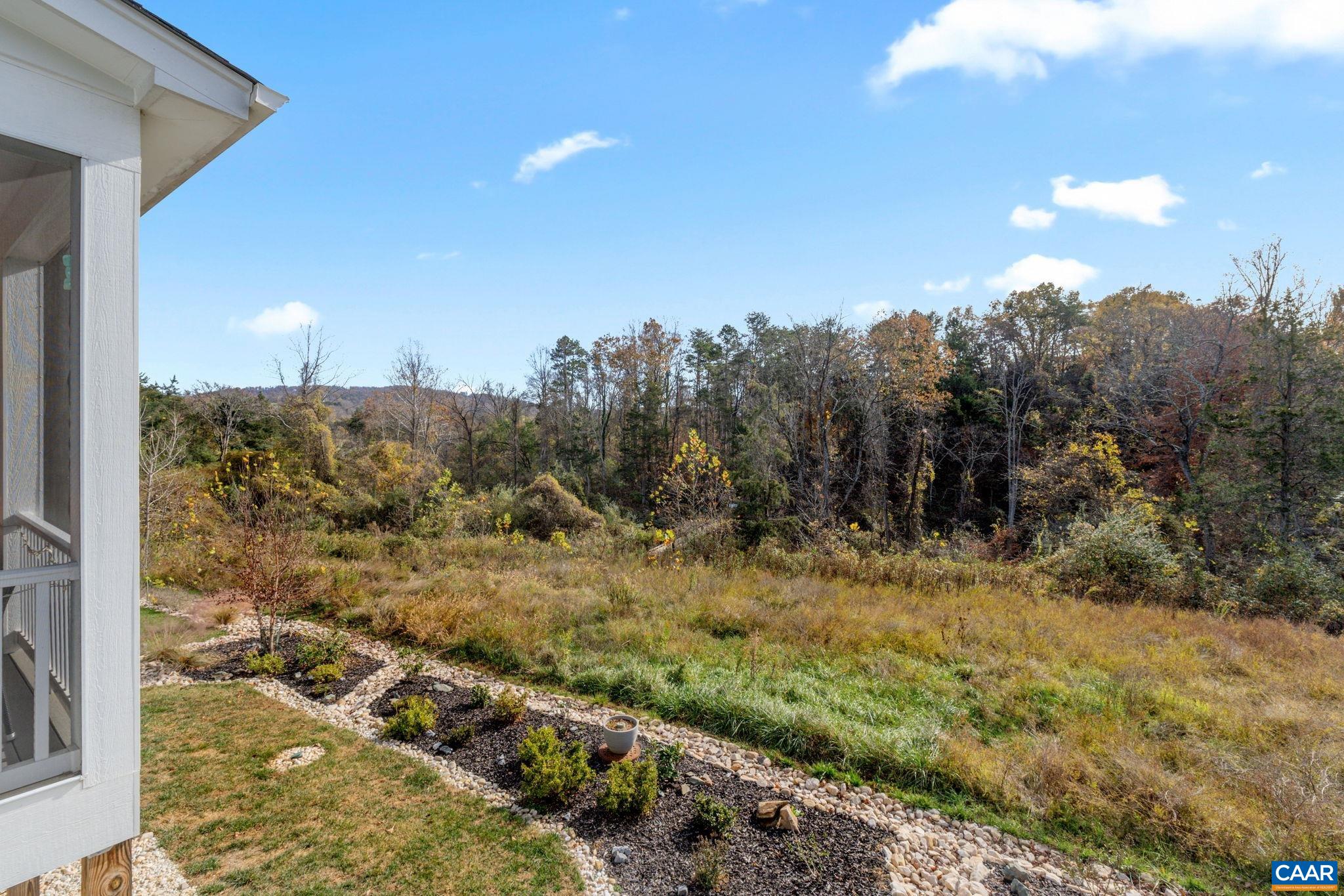 419 LOCHLYN HILL DR