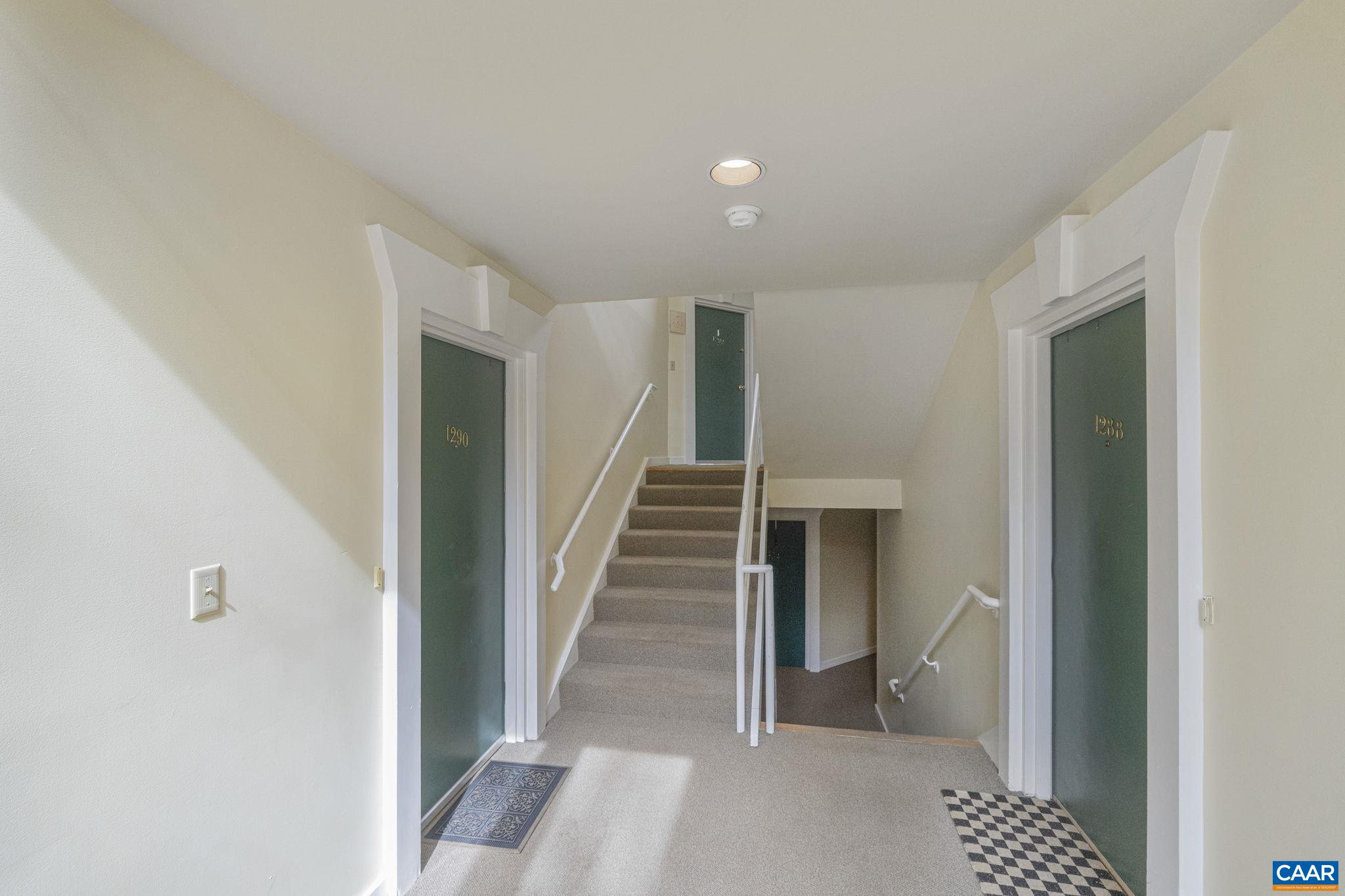 1292 CLIFDEN GREENE