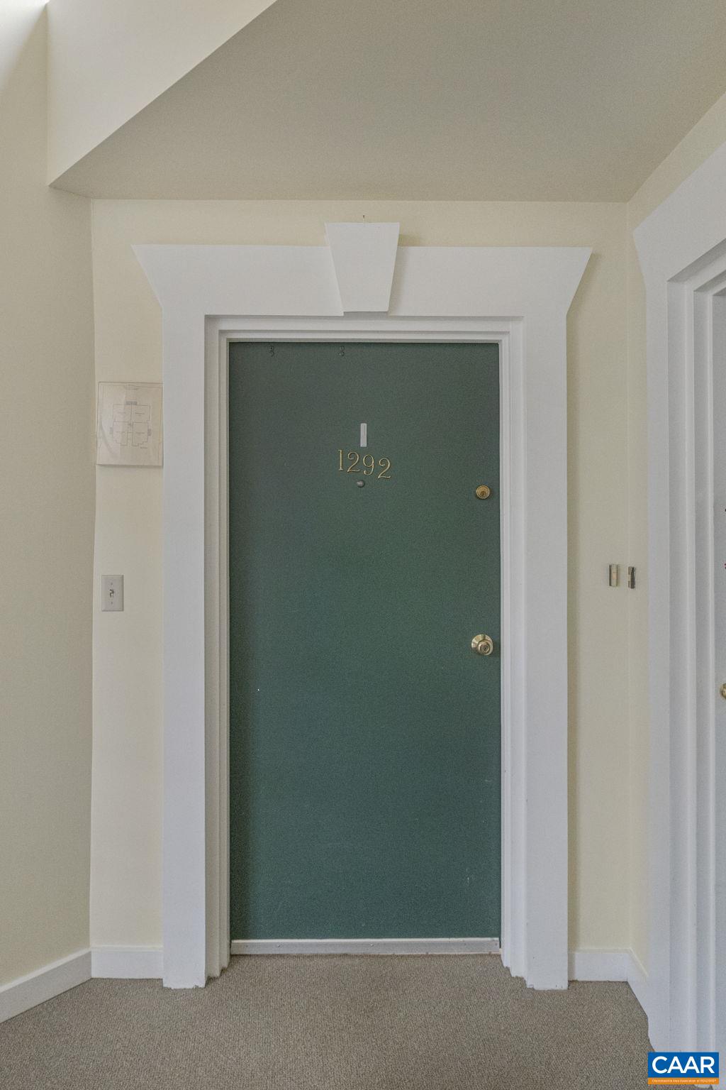 1292 CLIFDEN GREENE