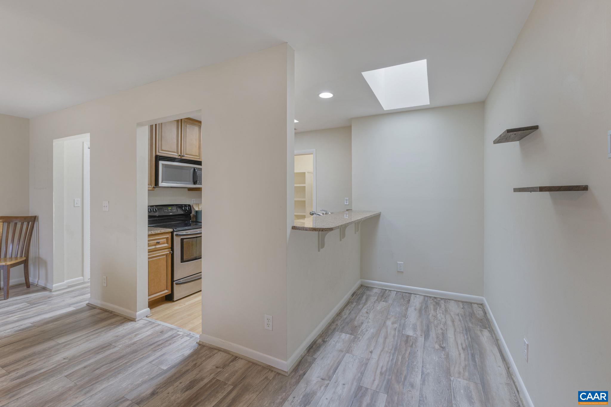 1292 CLIFDEN GREENE