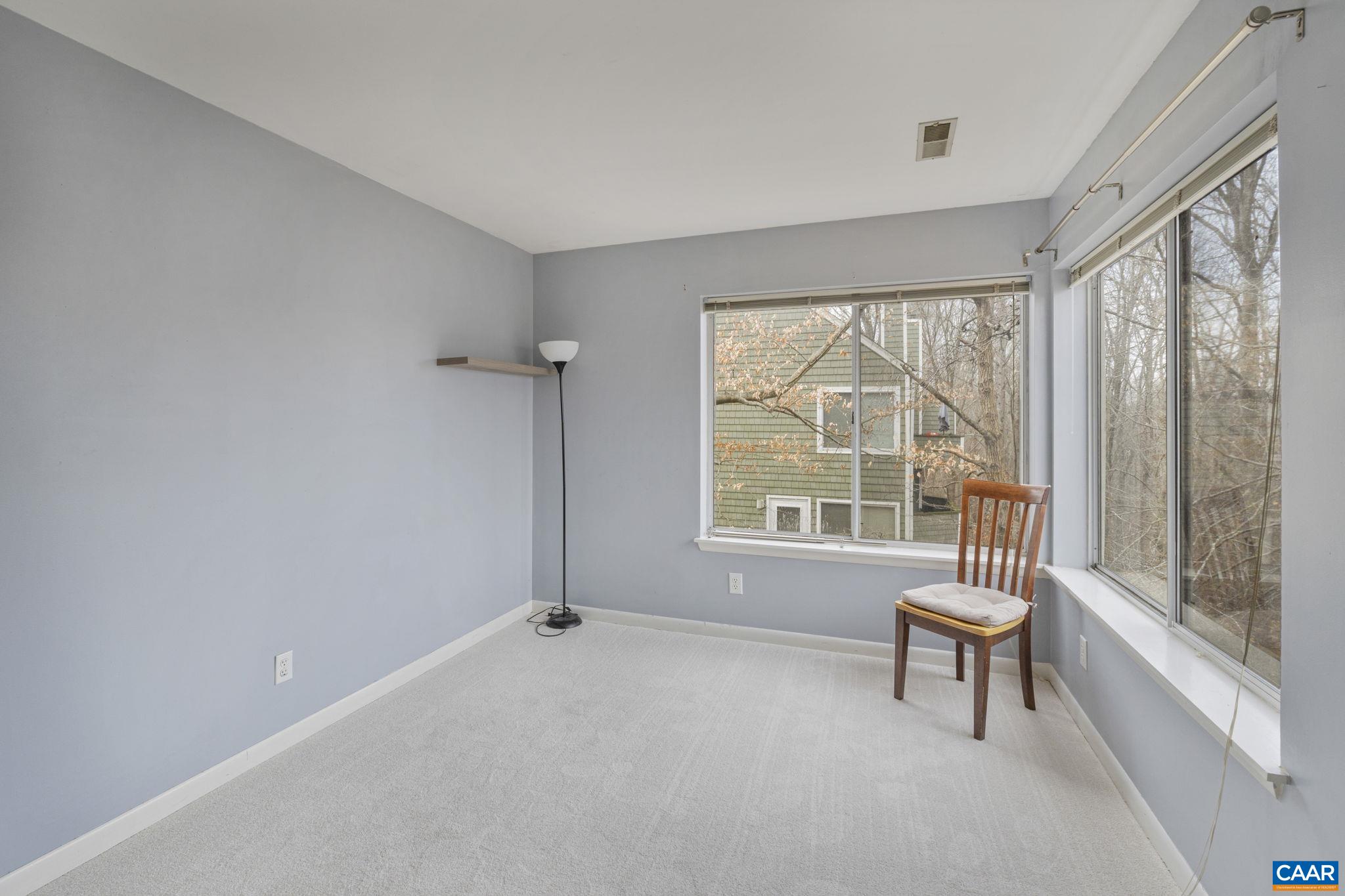 1292 CLIFDEN GREENE