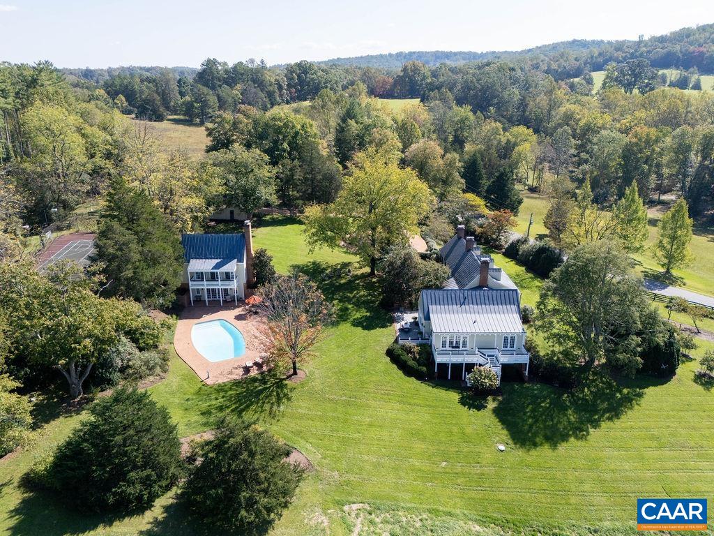 240 BROAD AXE RD