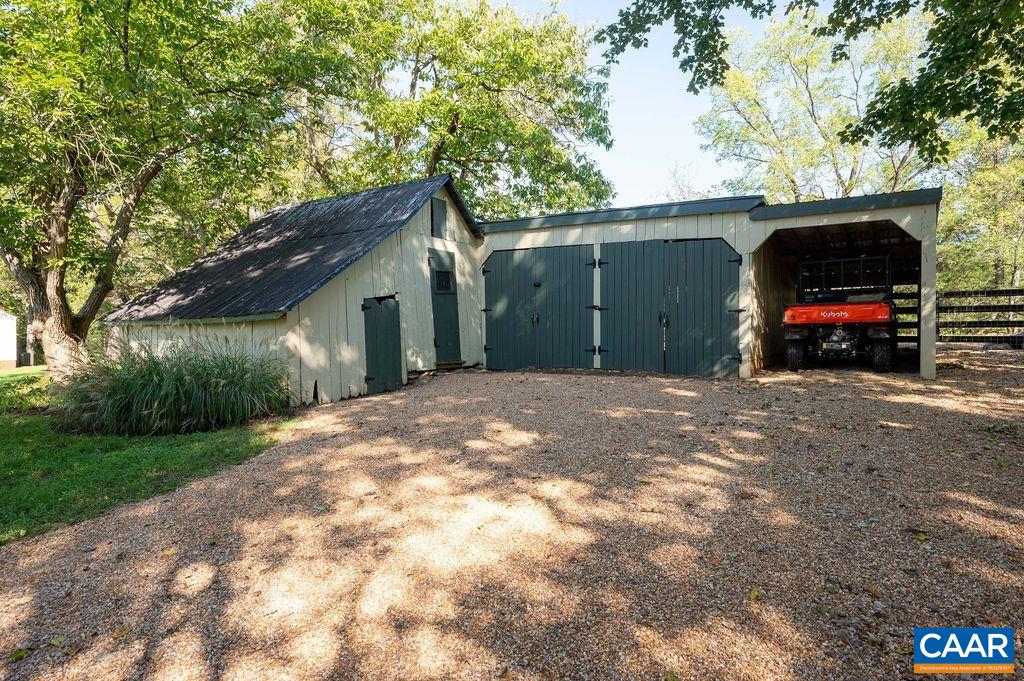 240 BROAD AXE RD
