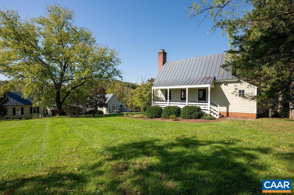 240 BROAD AXE RD