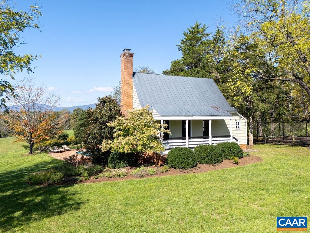 240 BROAD AXE RD