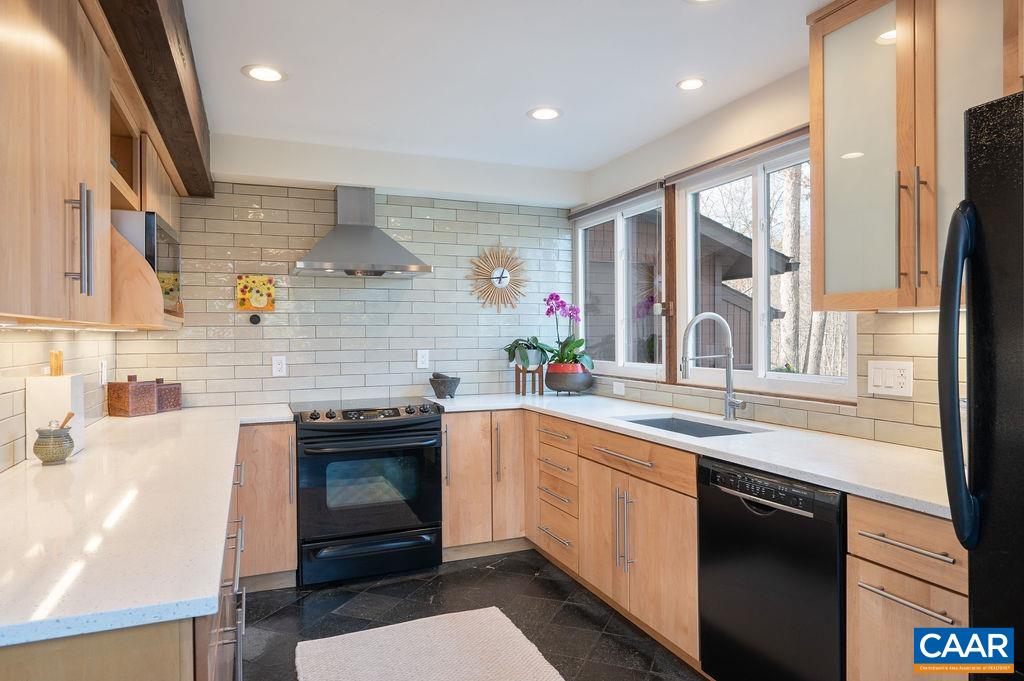 113 WILD FLOWER DR