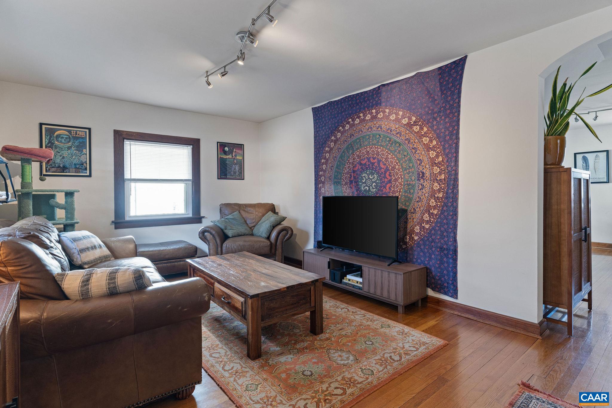 140 GOODMAN ST