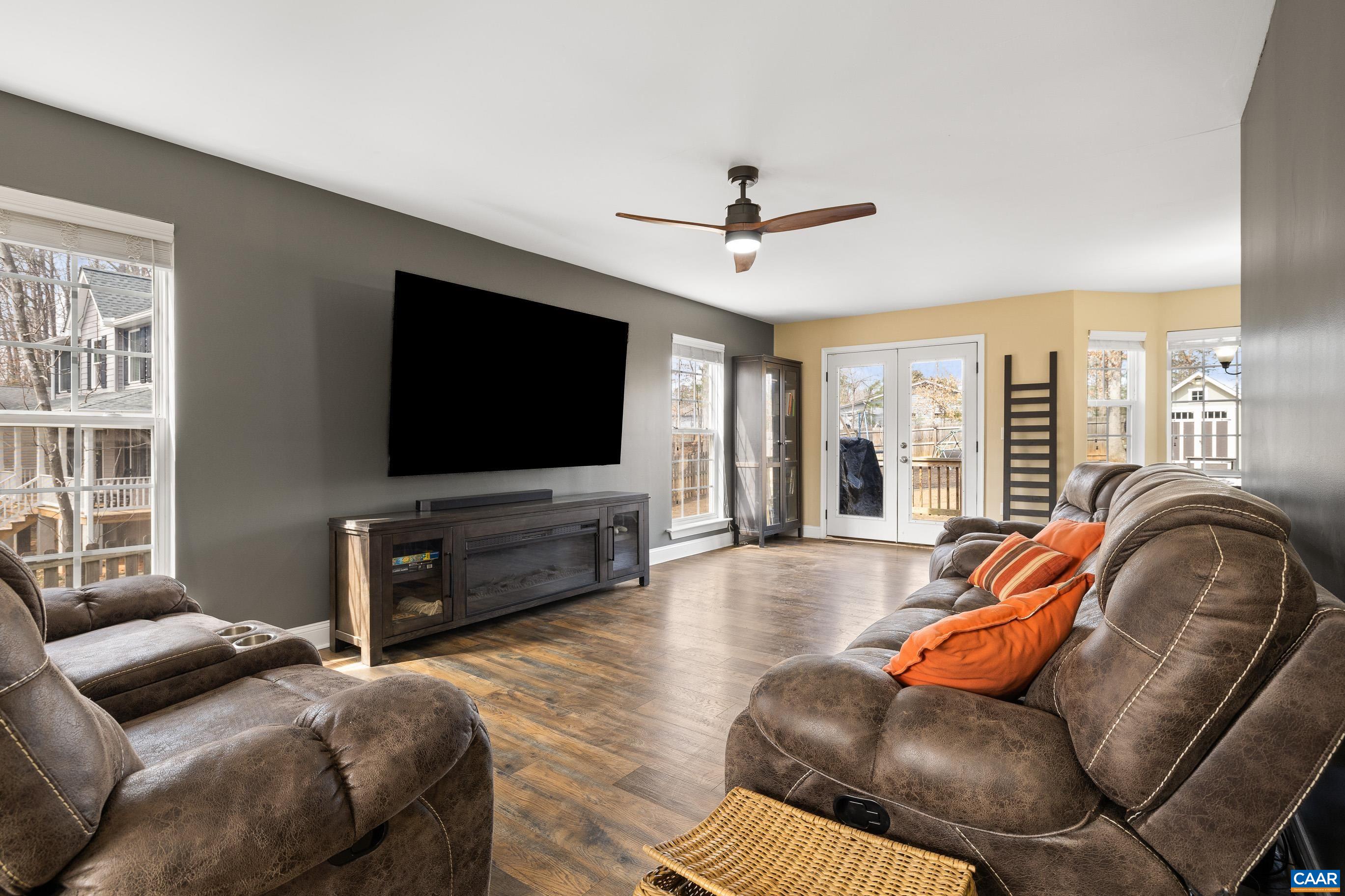 841 JEFFERSON DR