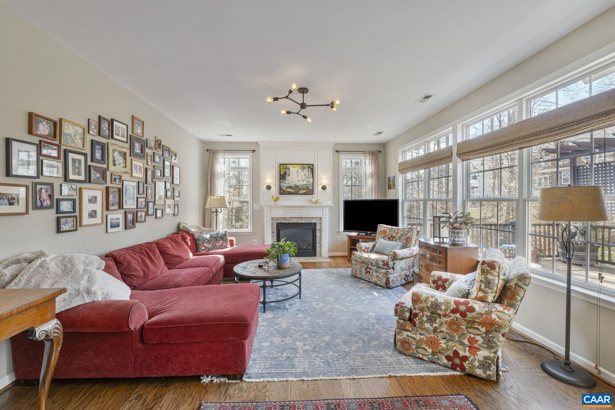 1338 DUNLORA DR
