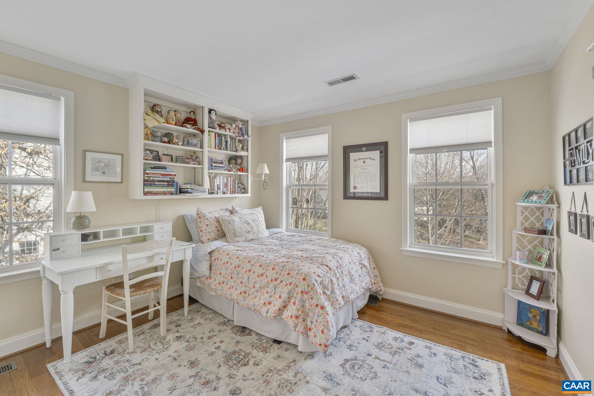 1338 DUNLORA DR