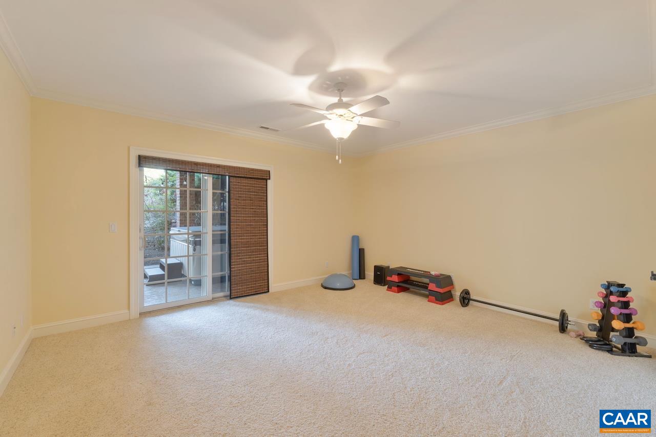 3176 DARBY RD