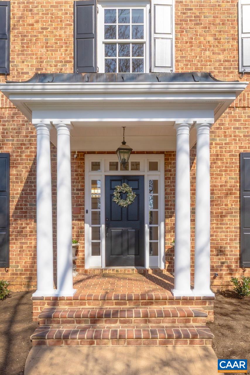 3176 DARBY RD