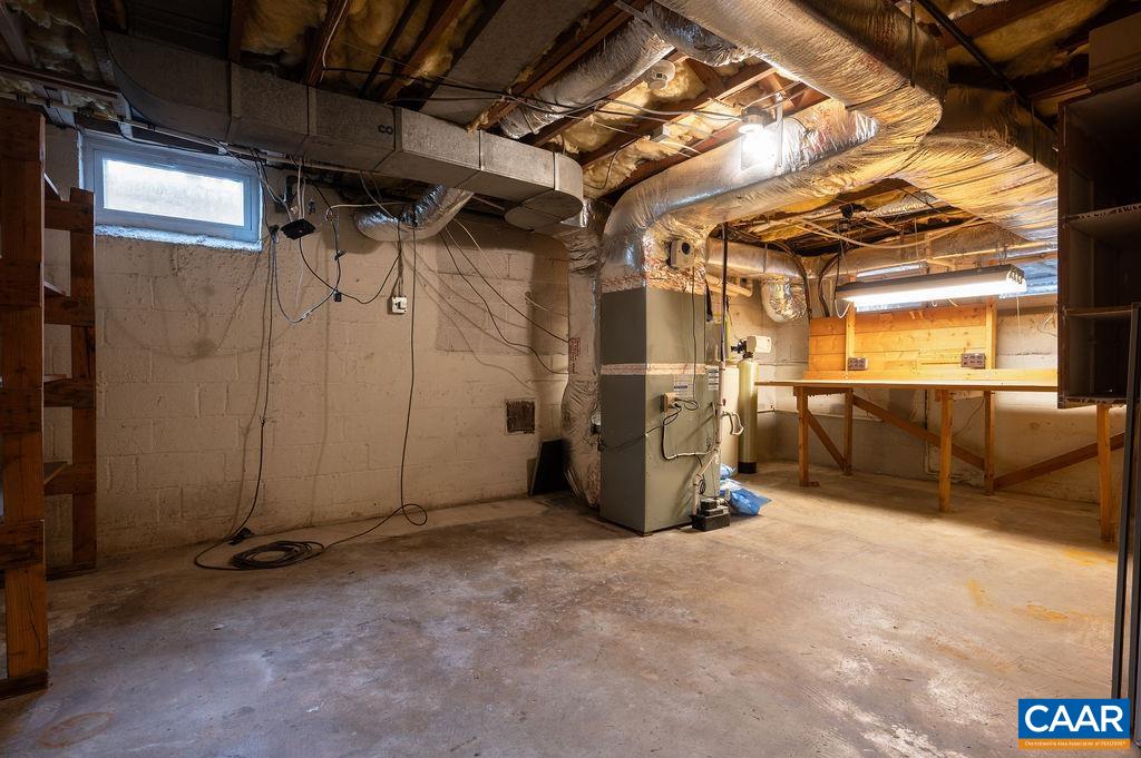1334 RUGBY RD