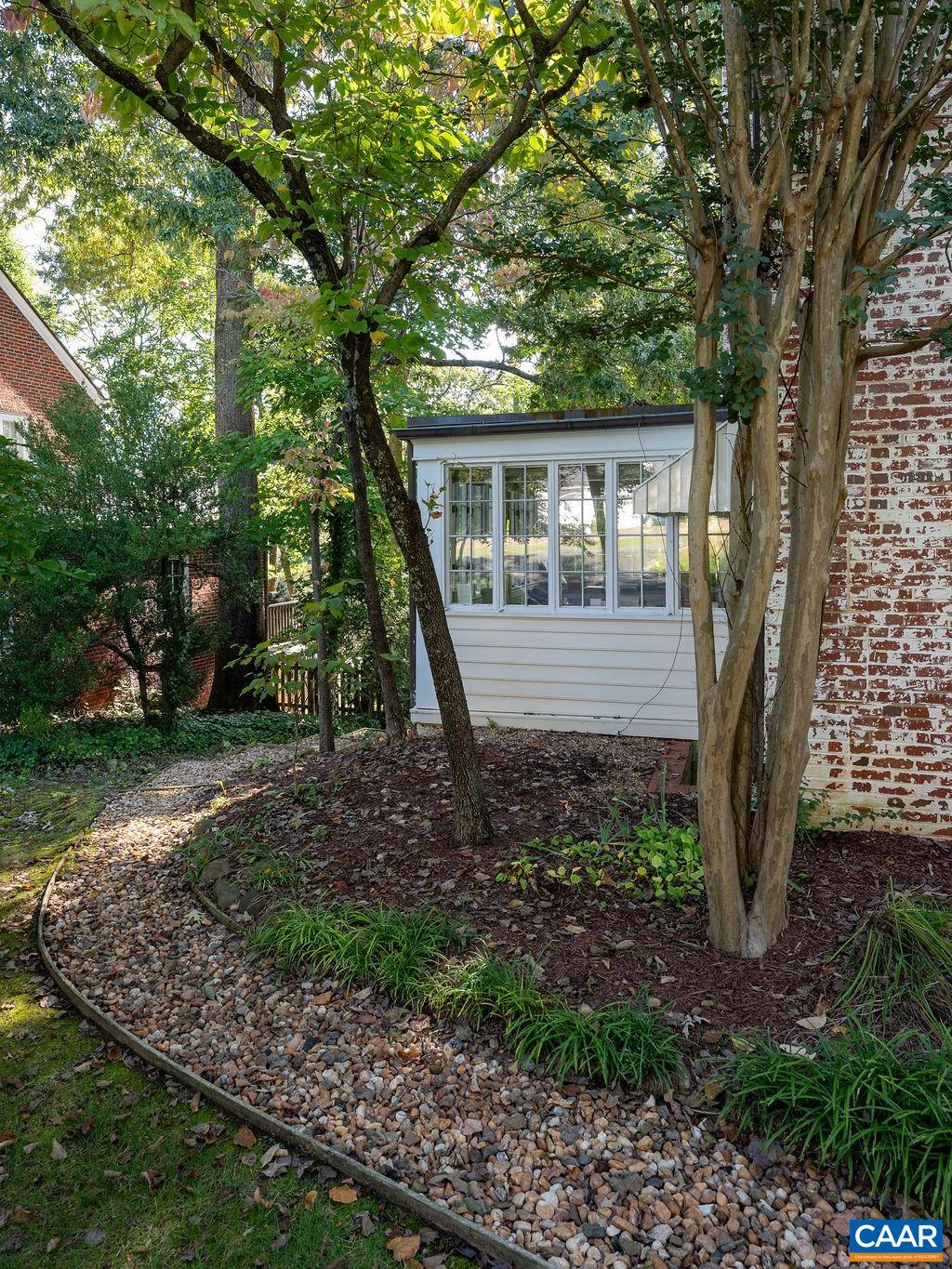 1334 RUGBY RD